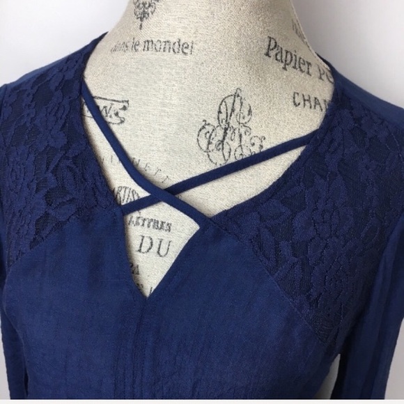 •LAST ONE• Como Vintage Cross Neckline Blouse - Picture 3 of 7